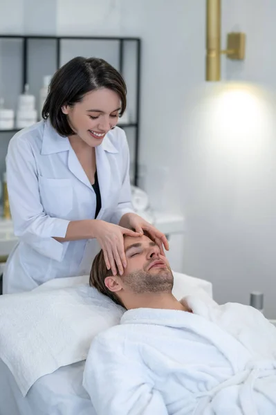 Face Massage Female Professional Mask Doing Face Massage Male Client — Stock Photo, Image