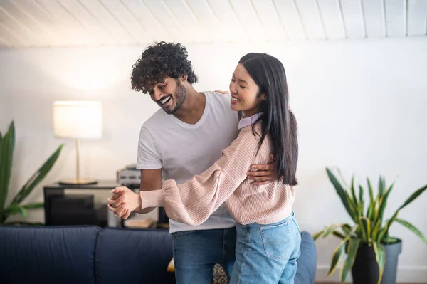 Dancing Young Couple Smiling Dancing Room — Stock Photo, Image