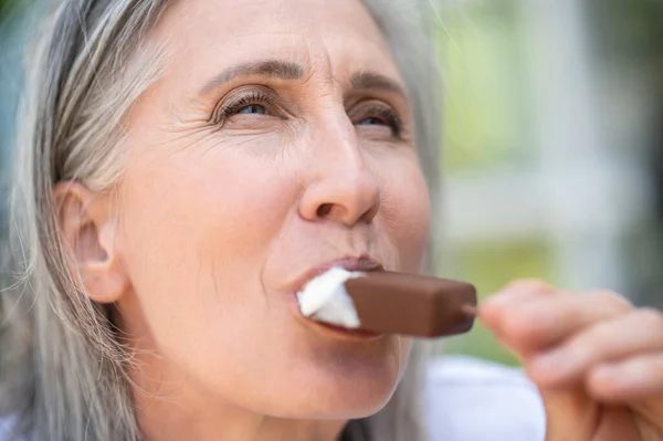 Ice Cream Close Woman Enjoying Ice Cream — Stok fotoğraf