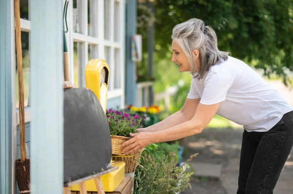 Gardening Woman White Thsirt Spending Time Graden Looking Busy — Stock fotografie