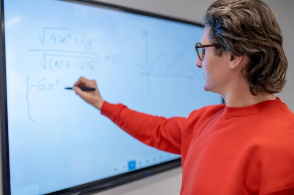 Lesson Teacher Red Shirt Writing Board Lesson — Stockfoto