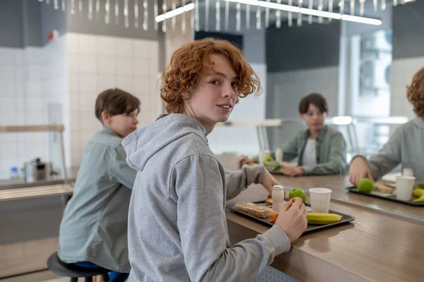 Friends Lunch Two School Boys Having Lunch School Canteen — Foto de Stock