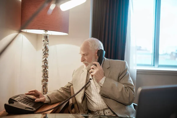 Calling Room Service Gray Haired Gentleman Calling Room Service — Φωτογραφία Αρχείου