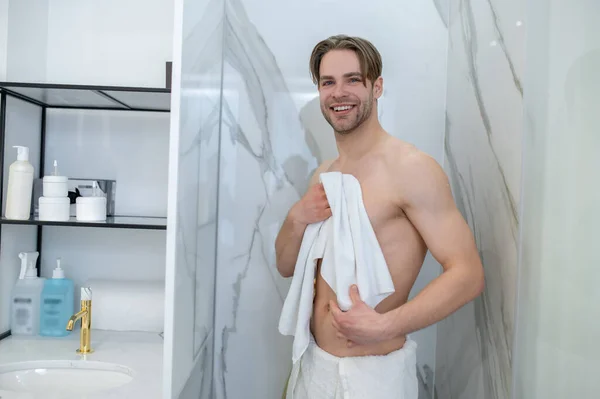 Shower Well Built Young Man Drying Himself Towel Shower — Stockfoto