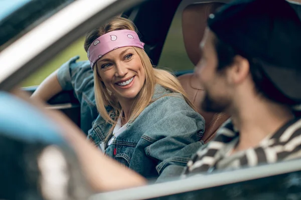 Flirty Mood Smiling Couple Driving Car Looking Each Other — Fotografia de Stock