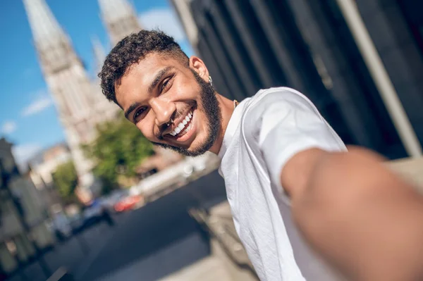 Urban Man Handsome Young Man White Tshirt City Center — Foto de Stock