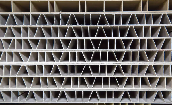 Testereyle Kesilmiş Plastik Pencere Pervazının Sonundan Beyaz Renkli Güzel Geometrik — Stok fotoğraf