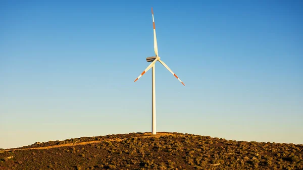 Turbinas Eólicas Hermoso Cielo Atardecer Parque Eólico Montaña Cerdeña Concepto — Foto de Stock