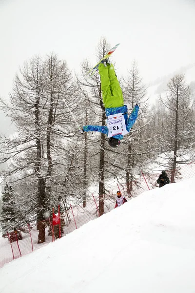 Mogul jump — Stock Photo, Image