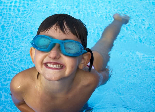 Plezier in het zwembad — Stockfoto