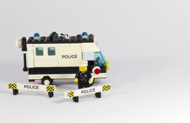 Polis