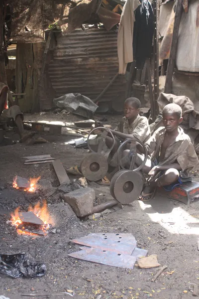 Barnarbete i Afrika — Stockfoto