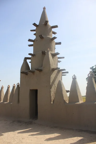 Minaret d'une mosquée traditionnelle — Photo