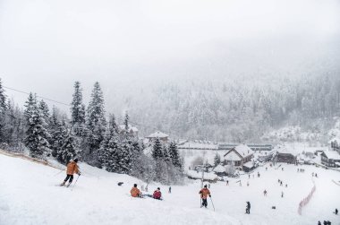 Karpatlar 'da kayak yolu