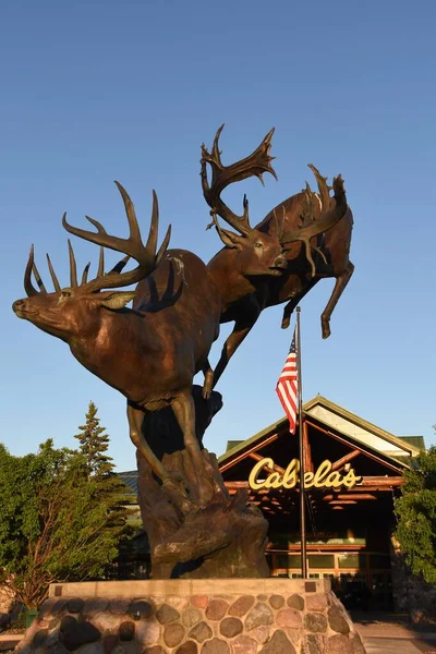 Owatonna Minnesota June 2021 Elk Statue Represents Cabelas Subsidiary Bass — Stock Photo, Image