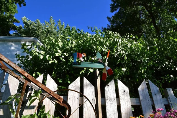 Woodcut Sawmill Sawyer Serves Windmill Outdoor Yard Fence Decoration — Stock Photo, Image