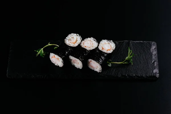 Sushi Beállított Fekete Háttér — Stock Fotó