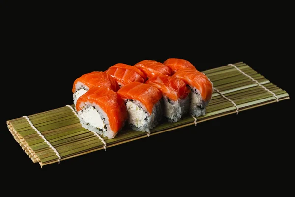 Sushi Con Salmone Verdure Fondo Nero — Foto Stock