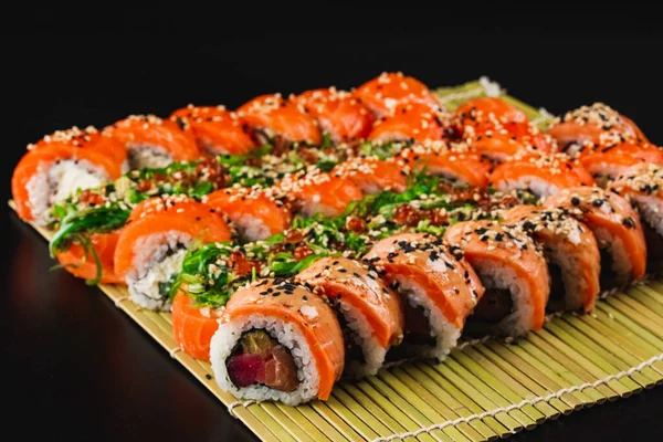 Sushi Ingesteld Zwarte Achtergrond — Stockfoto