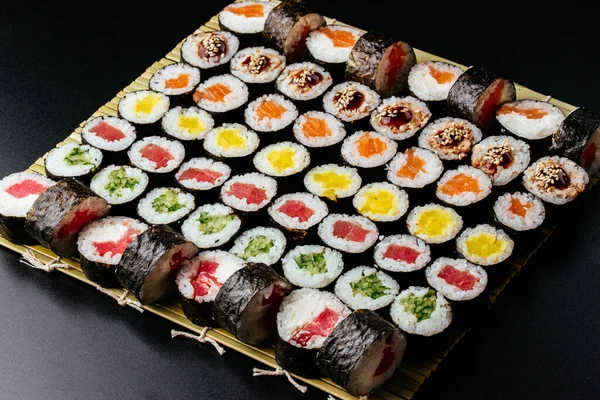 寿司の竹マット セット — ストック写真