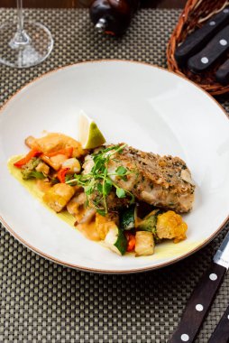 Sebzeli ızgara balık