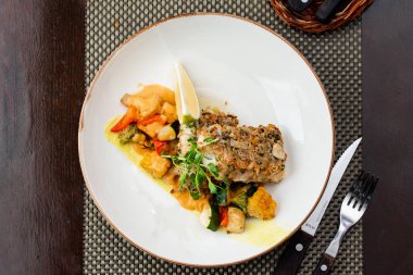 Sebzeli ızgara balık