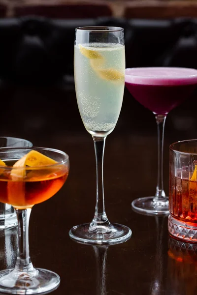 Glass Fresh Cold Cocktail Bar Counter — Stockfoto