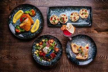 Lezzetli yiyeceklerin üst görüntüsü, seçici odaklanma