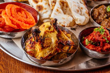 Doğu popüler abur cuburlarının çeşitliliği