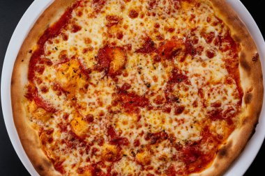 İtalyan pizzası. Yakın plan.