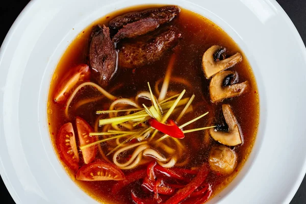 Крупним Планом Вид Смачний Азіатський Суп — стокове фото
