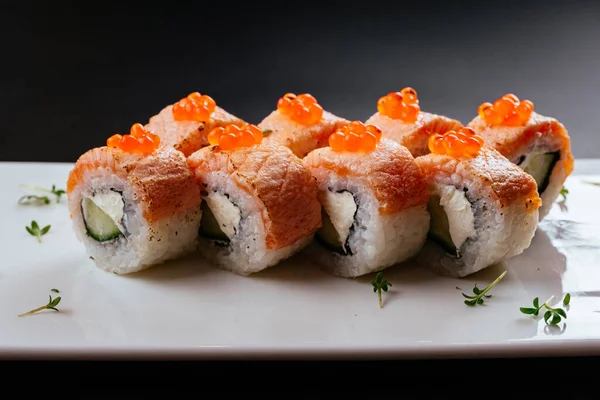 Sushi Roll Łososiem Warzywami — Zdjęcie stockowe