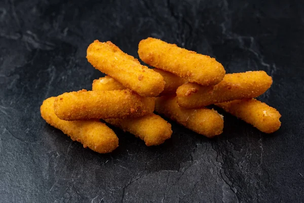 Palitos Queso Frito Sobre Fondo Negro — Foto de Stock