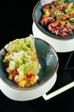 Lezzetli Asya yemeklerinin yakın görüntüsü