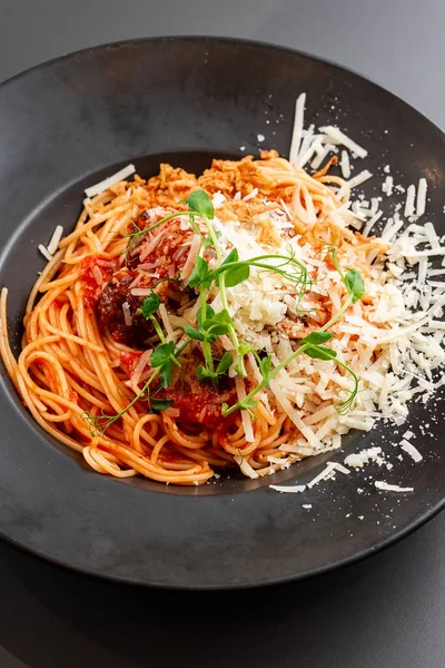 Спагетти Курицей Овощами — стоковое фото