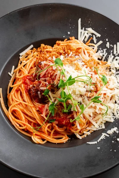 Espaguete Com Molho Tomate Queijo Parmesão — Fotografia de Stock