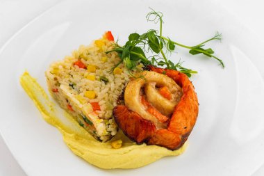 pirinç ızgara somon 