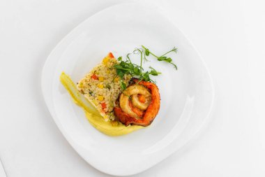 pirinç ızgara somon 