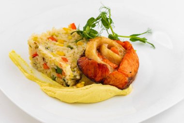 pirinç ızgara somon 