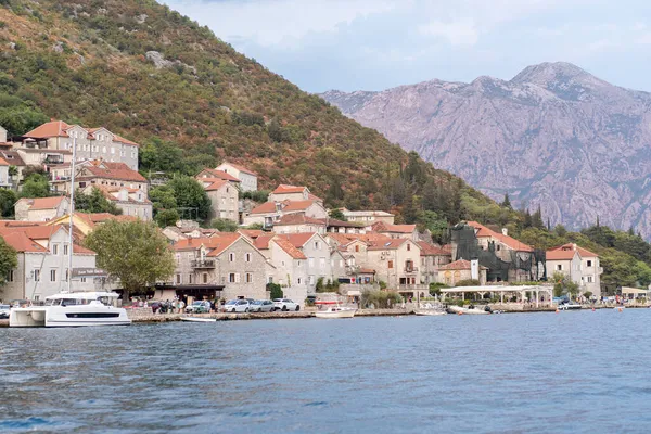 Perast è un'antica città del Montenegro — Foto Stock