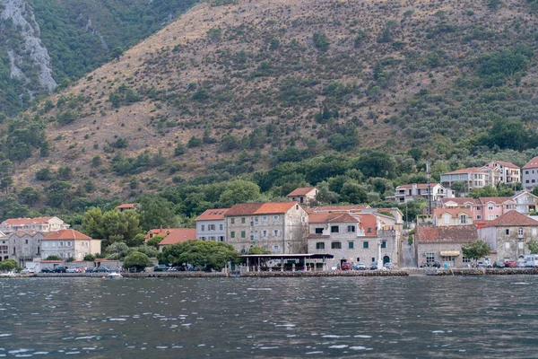 Perast é uma cidade antiga em Montenegro — Fotografia de Stock