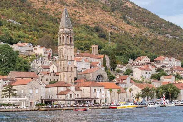 Perast è un'antica città del Montenegro — Foto Stock
