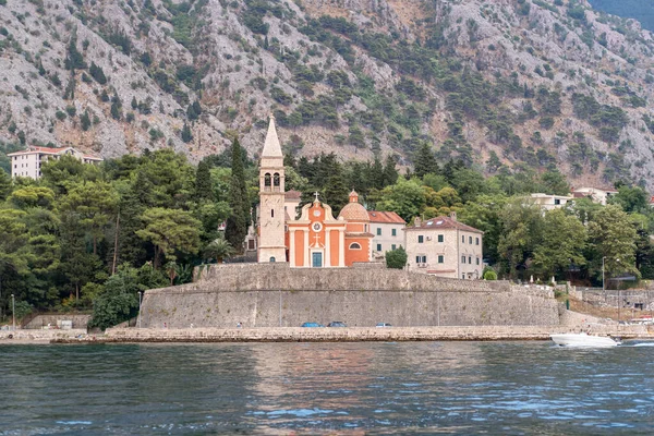 Perast es una antigua ciudad en Montenegro —  Fotos de Stock