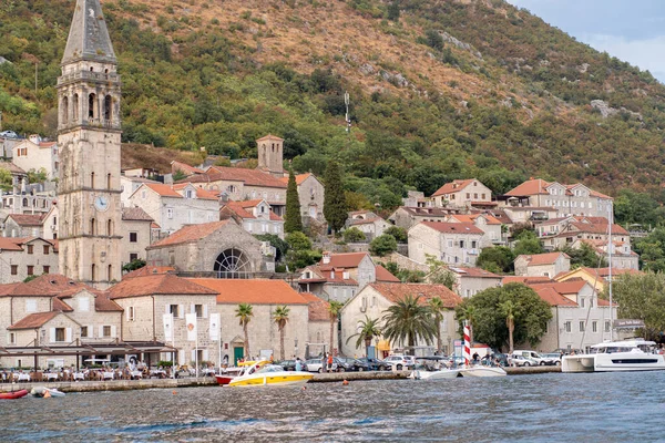 Perast è un'antica città del Montenegro — Foto Stock
