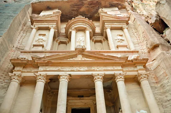 Hazine, petra