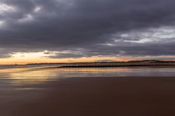 Sunrise Start Day Blyth Beach Northumberland Mary Lighthouse Distance — Foto Stock