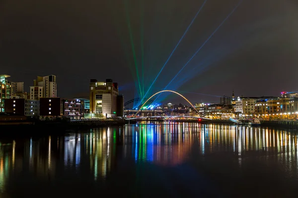 Silvestra Anglickém Newcastlu Městě Konala Laserová Show Laserovými Paprsky Viditelnými — Stock fotografie