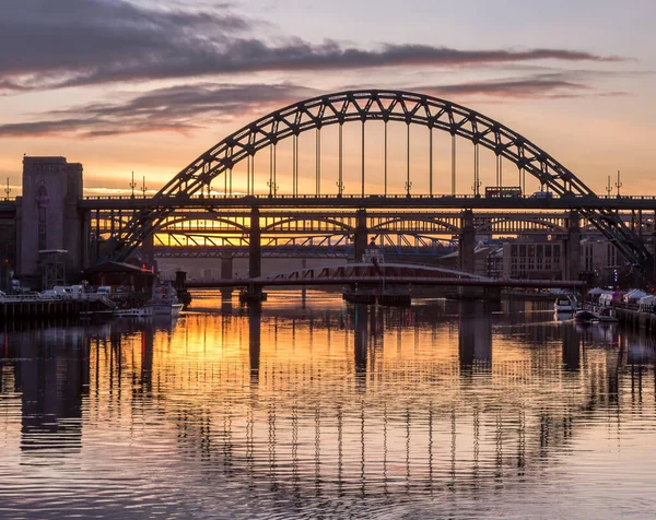 Tyne Bridge Sunset Reflecting Almost Still River Tyne Newcastle England — Stock Photo, Image