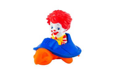 yürümeye başlayan ronalds bir portakal kaplumbağa sürme