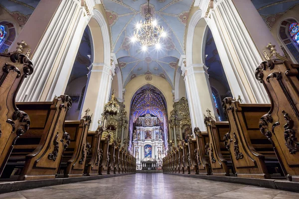 Europejskiej wnętrze kościoła — Zdjęcie stockowe